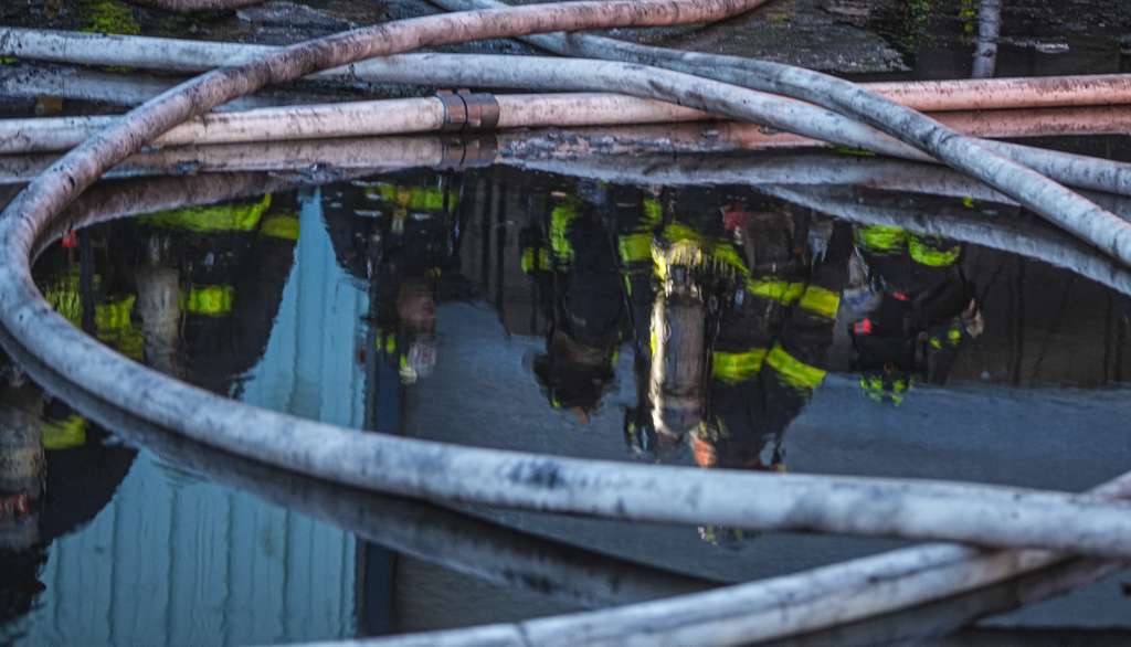 Four-alarm Brooklyn fire rips through warehouse on the waterfront 6