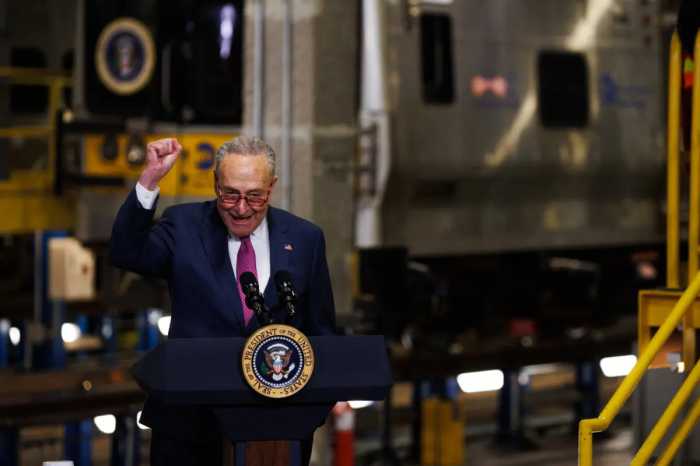 Chuck Schumer speaks about Gateway Tunnel project