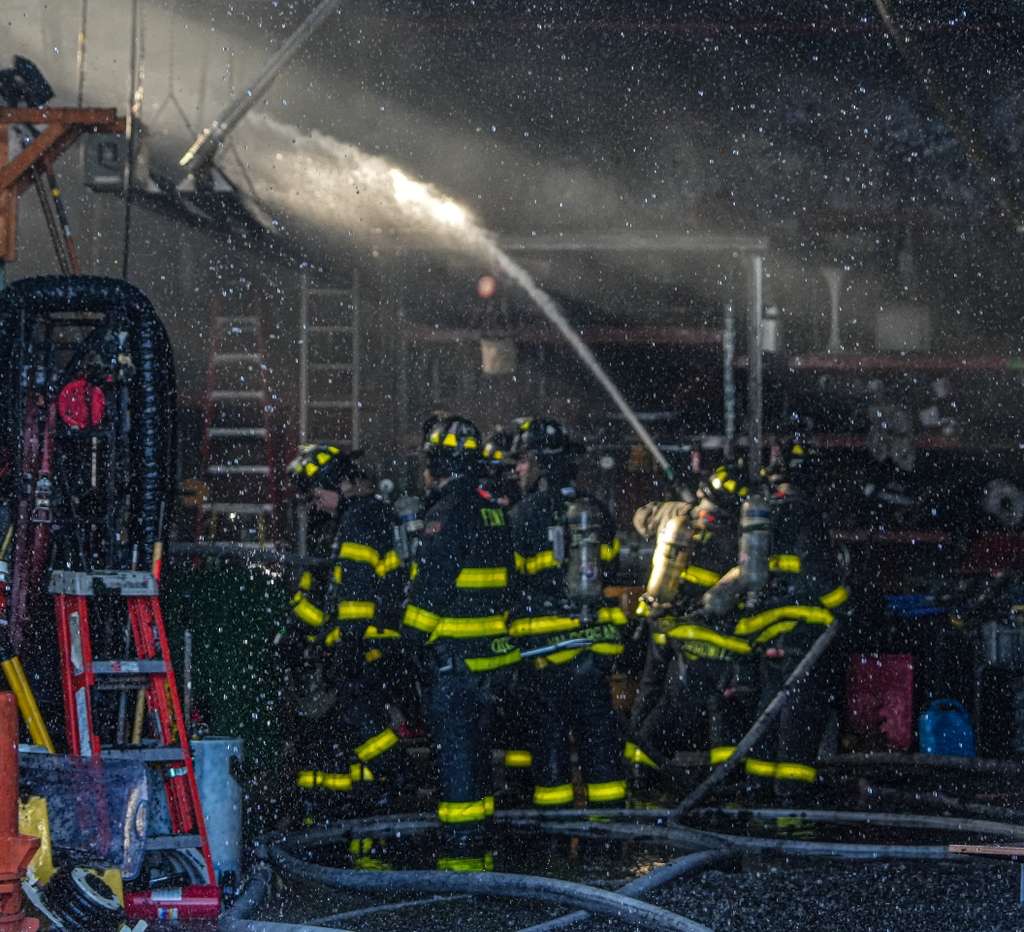 Four-alarm Brooklyn fire rips through warehouse on the waterfront 2