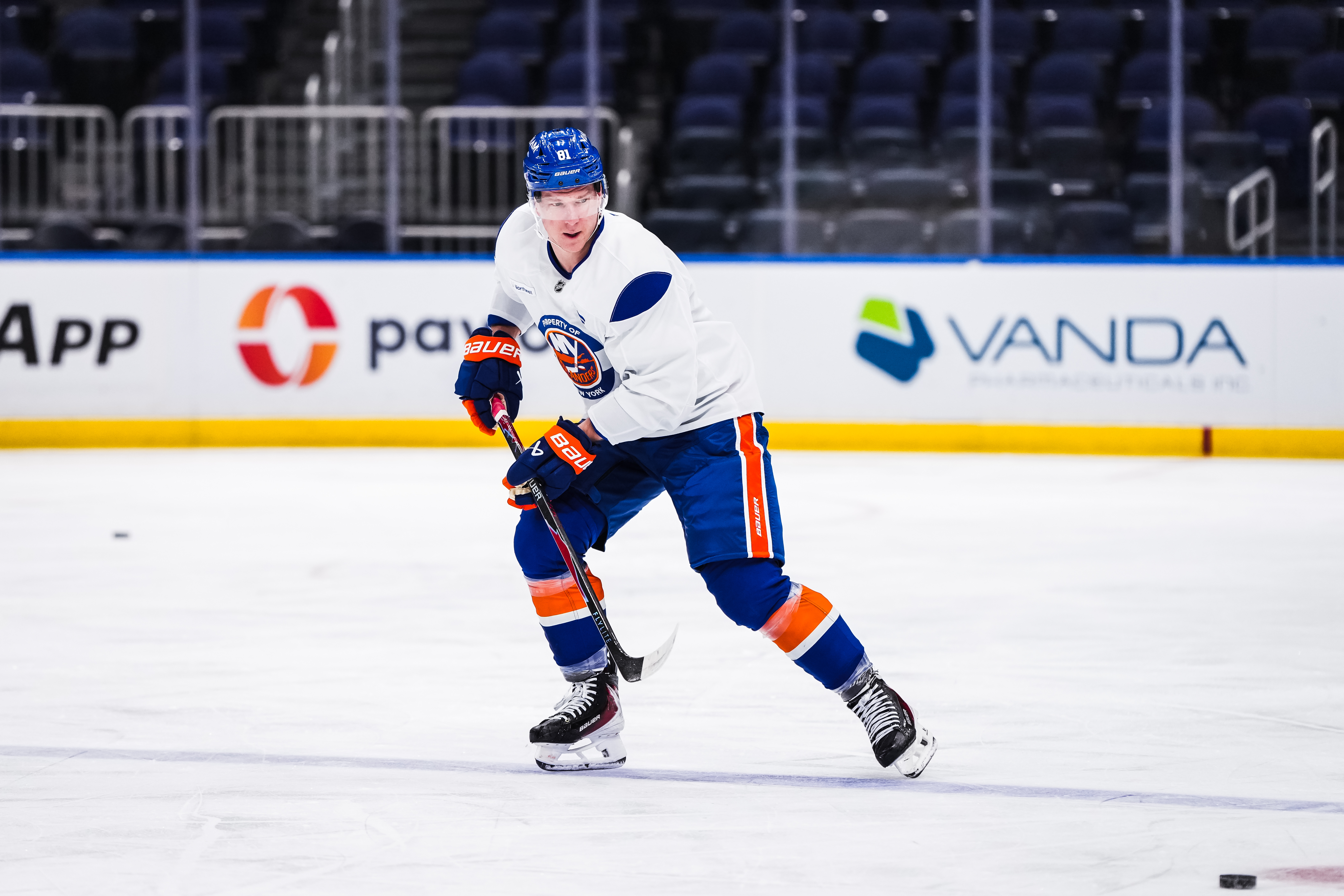 Ondrej Palat Islanders AM skate
