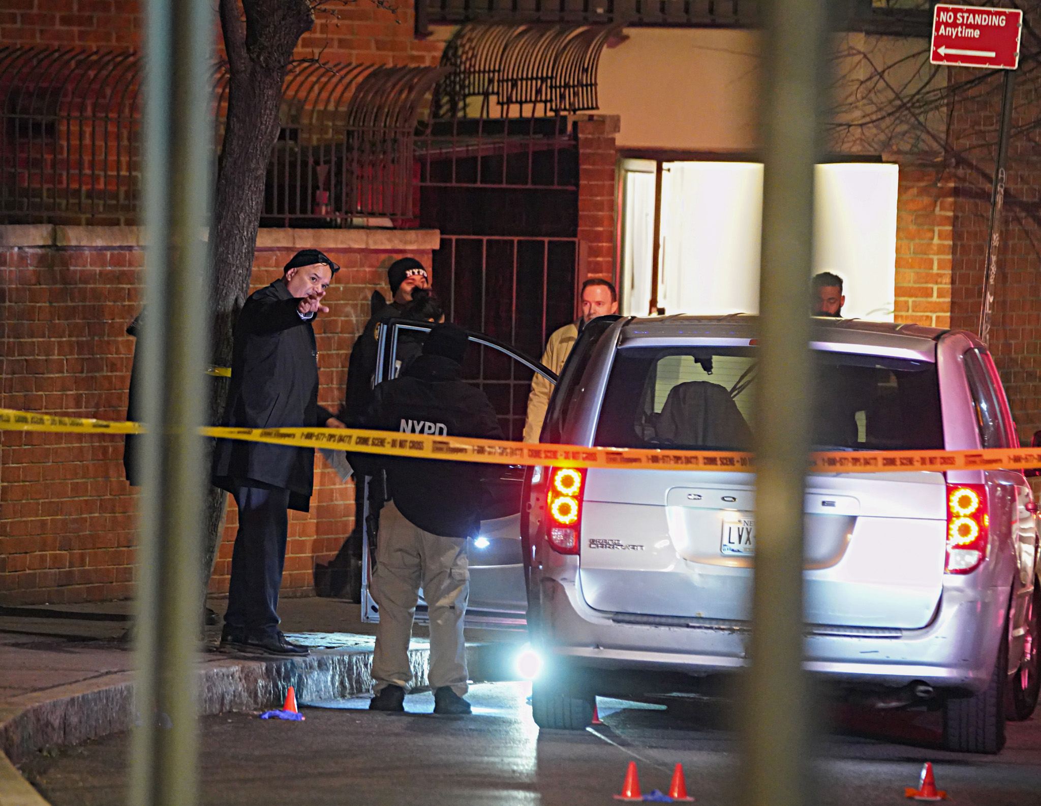 Detectives investigate scene of NYPD shooting in West Village
