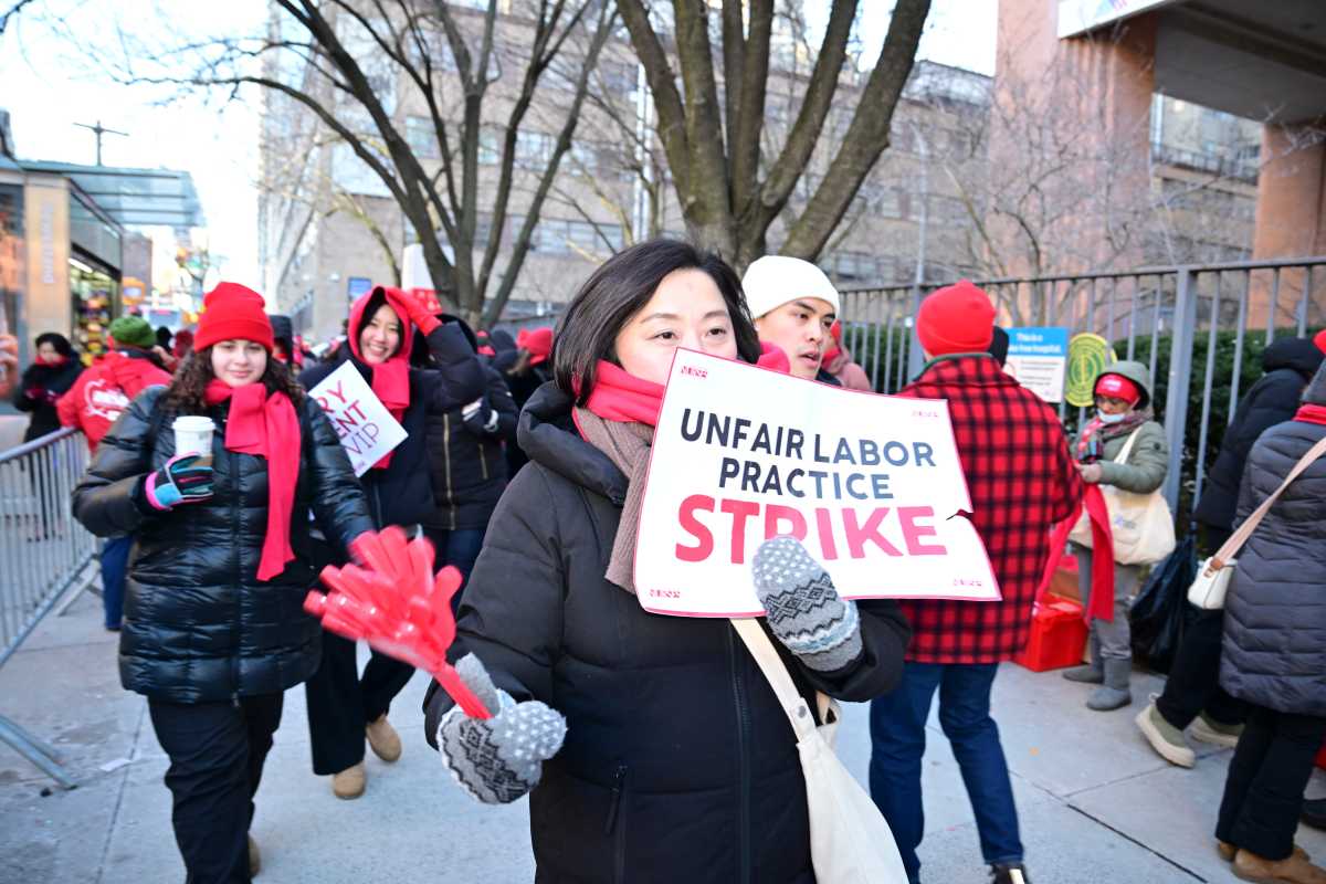 NURSES STRIKE: No deal yet between nurses and hospitals as strike continues in NYC deep freeze