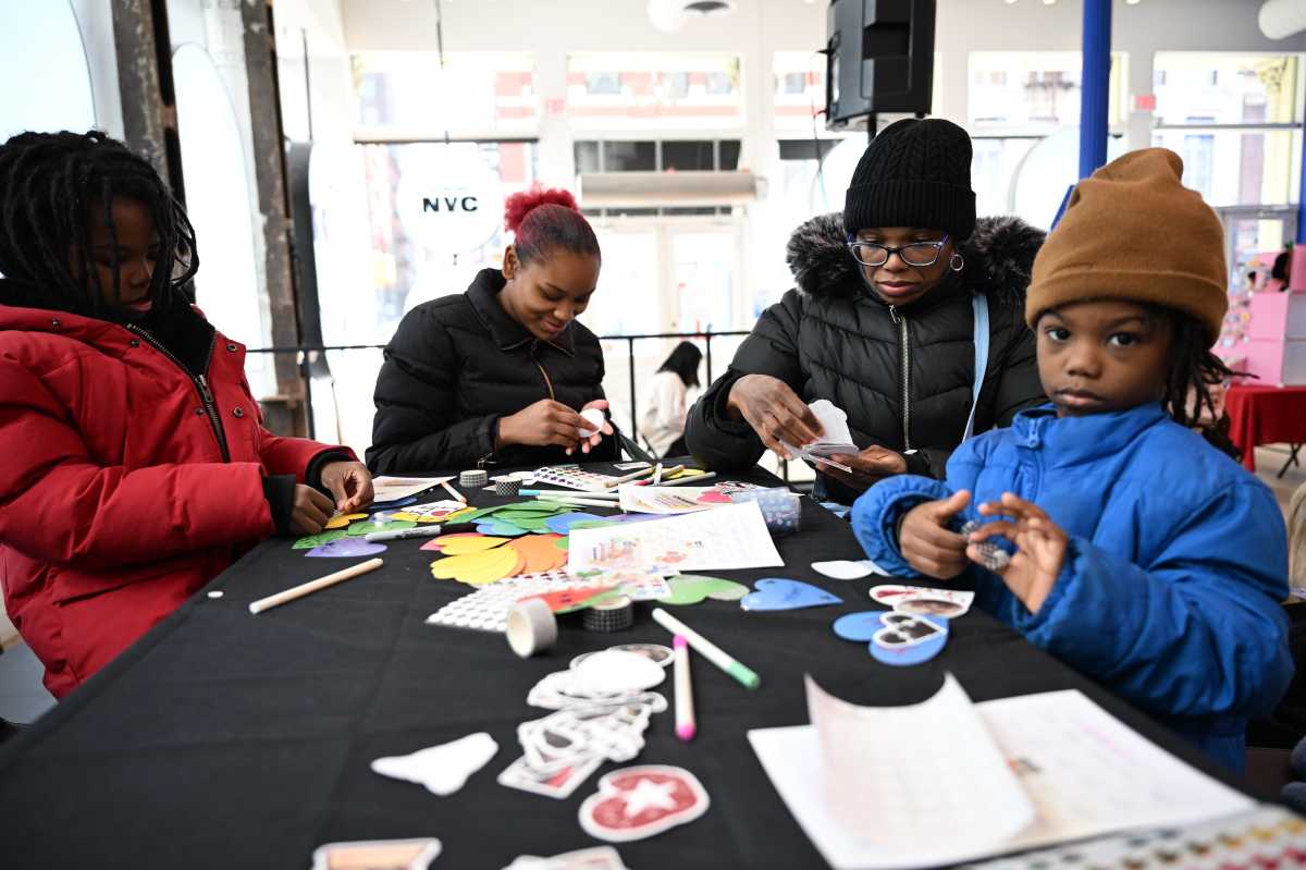 ‘Wherever You Are,’ Now in NYC: hello82 ribbon cutting marks official SoHo fan space with grand opening 5 hello82 celebrated a grand opening of their new SoHo fan space.