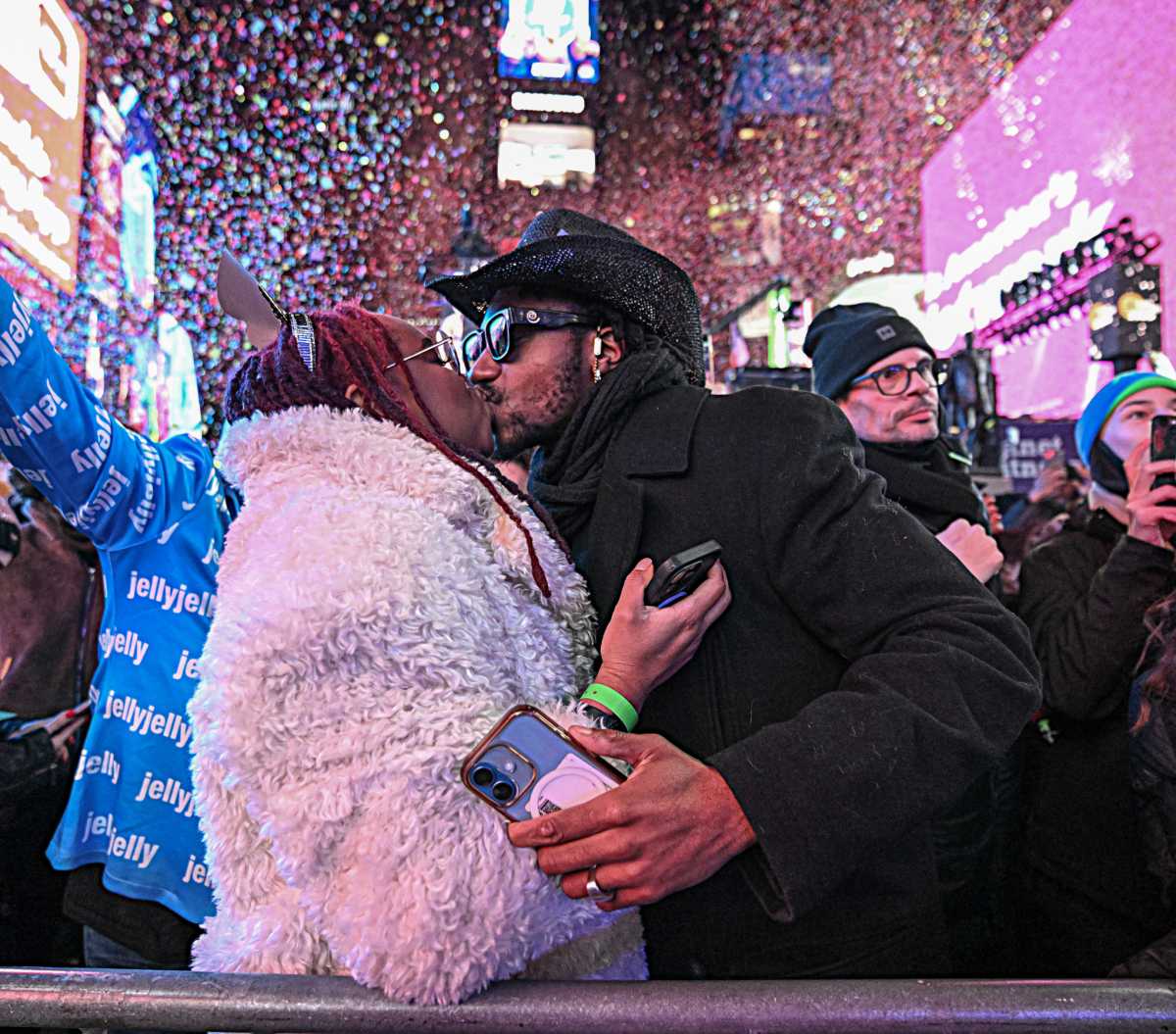 HAPPY NEW YEAR! One more look at the star-studded Times Square ball drop party  amNewYork