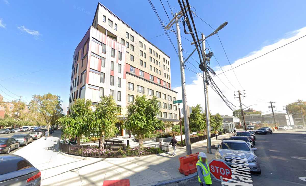 Queens man found dead with severe body trauma inside apartment building: cops 2 apartment building in Queens where dead body was found