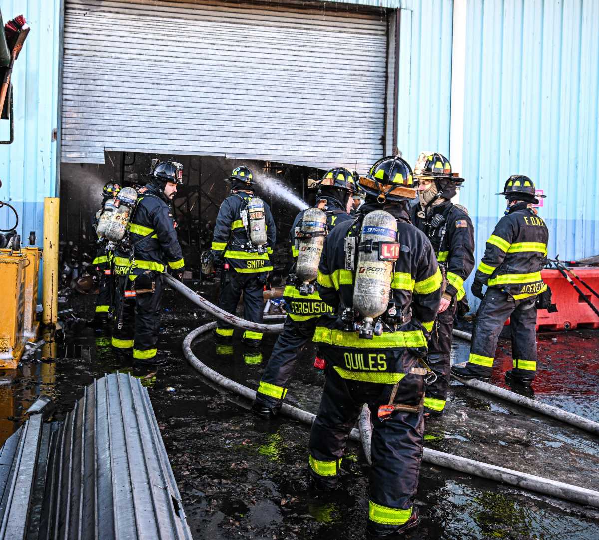 Four-alarm Brooklyn fire rips through warehouse on the waterfront 3
