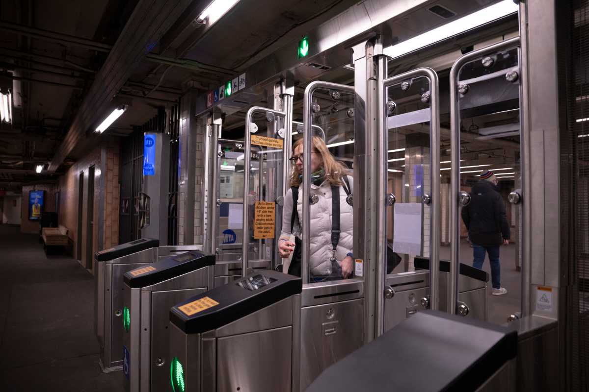 Fare evasion: What do New Yorkers think of the latest fare gate model that the MTA is testing out on the