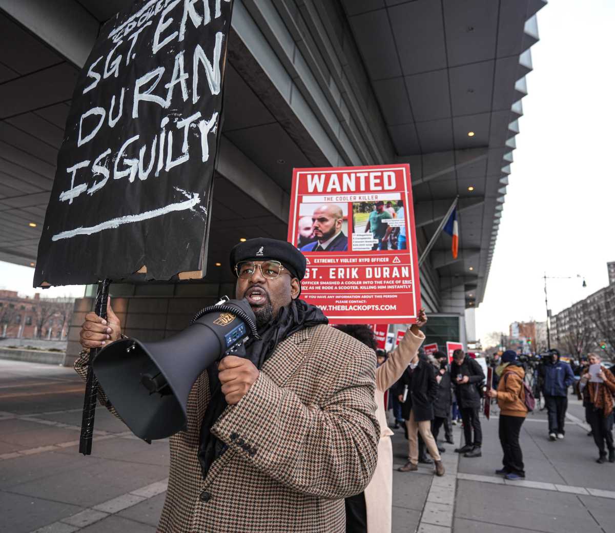 Death threat? Black Lives Matter activist says plainclothed cop threatened to kill him outside Bronx court during sergeant's murder trial  amNewYork