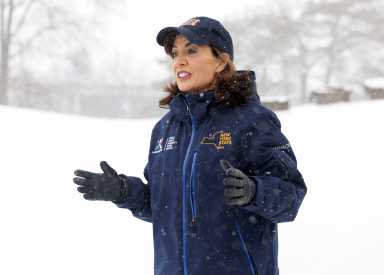 Gov. Kathy Hochul speaking in snow