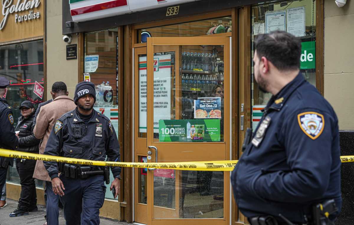 BREAKING: Man shot dead at Midtown 7-Eleven store during apparent argument with gunman, sources say | amNewYork