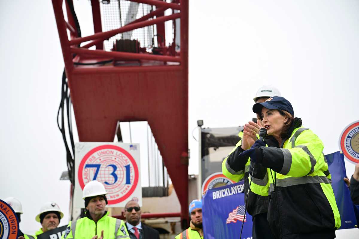 Gov. Kathy Hochul speaks at Gateway Tunnel project site