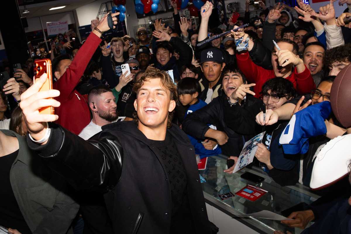 Jaxson Dart Topps Rip Night