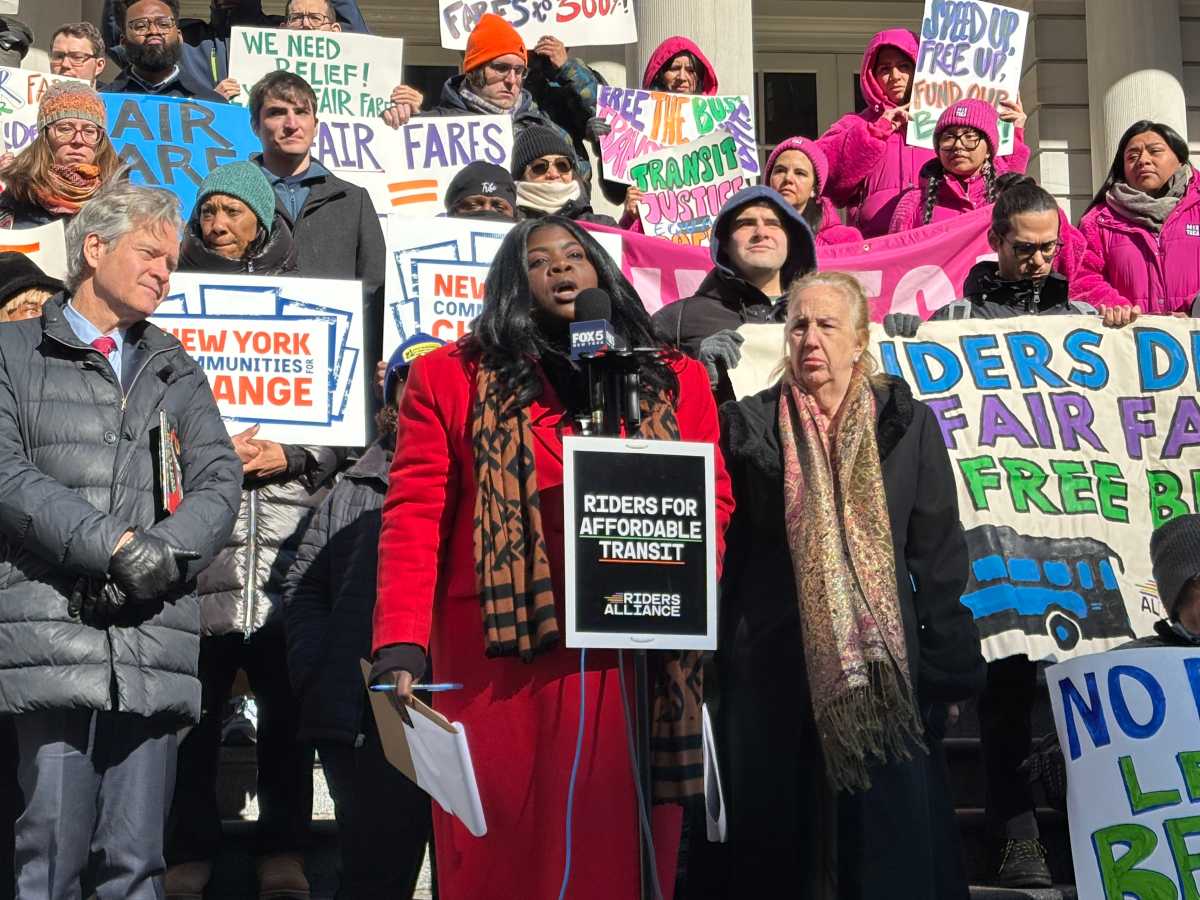 Transit advocates speak in support of free buses, fair fares