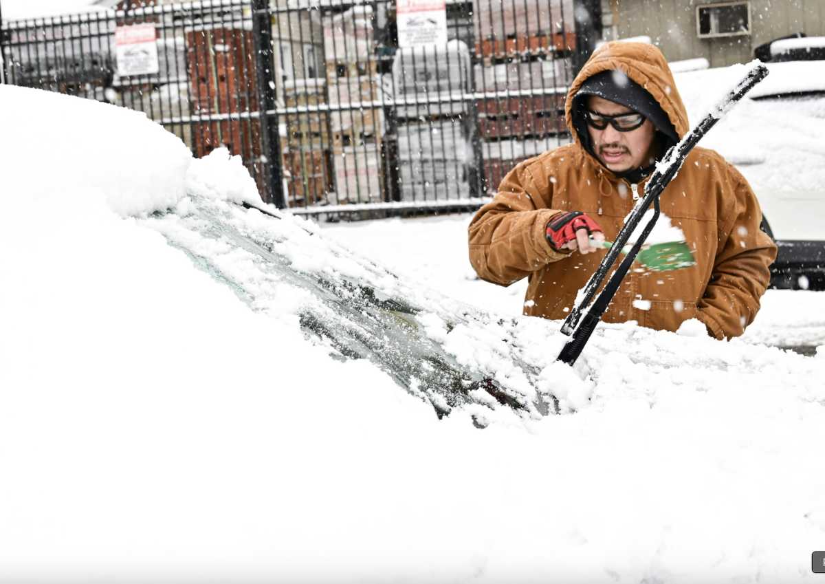 New York City is expecting 6-10 inches of snow this weekend.