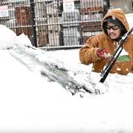 New York City under a winter storm watch this weekend with 6-10 inches of snow expected 2 New York City is expecting 6-10 inches of snow this weekend.