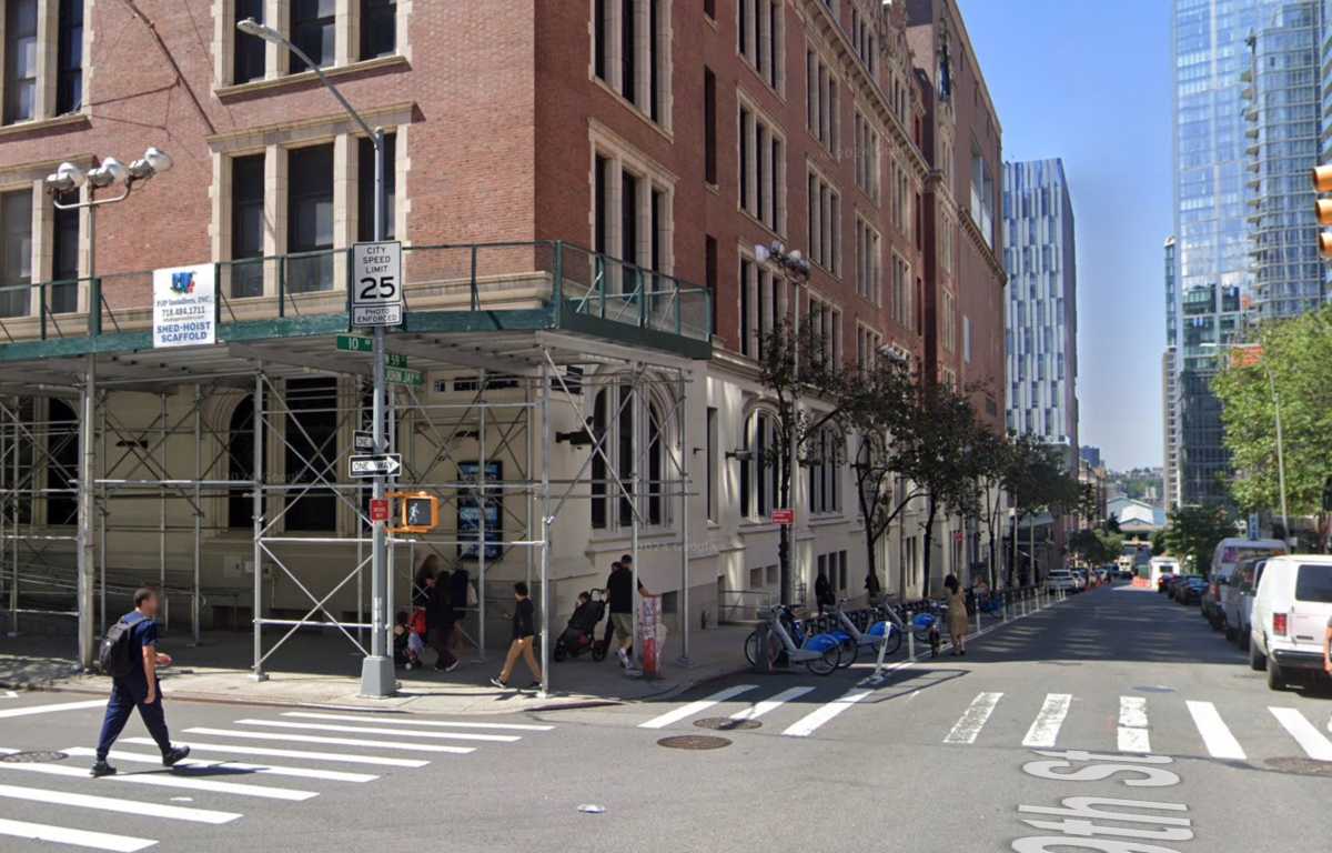 Stabbing near Manhattan's John Jay College was random attack: cops 2 scene of Manhattan stabbing