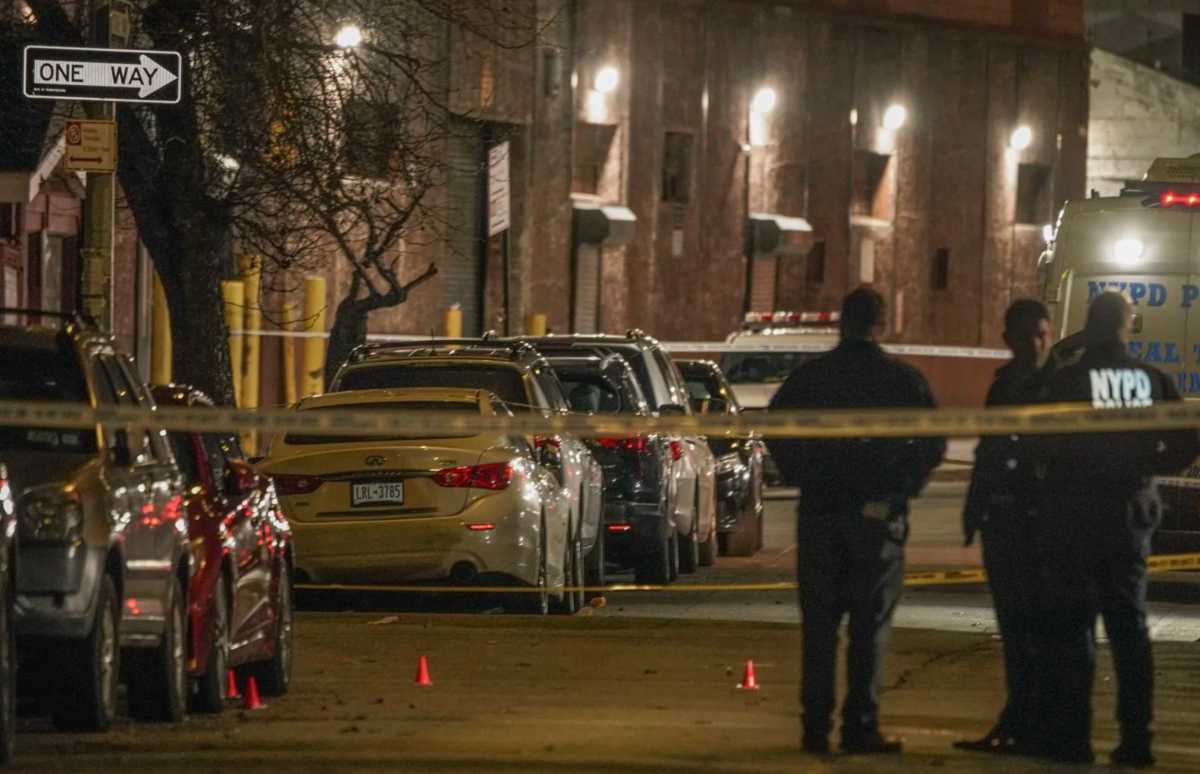 Queens man shot dead at sports bar; killer at large, cops say | amNewYork