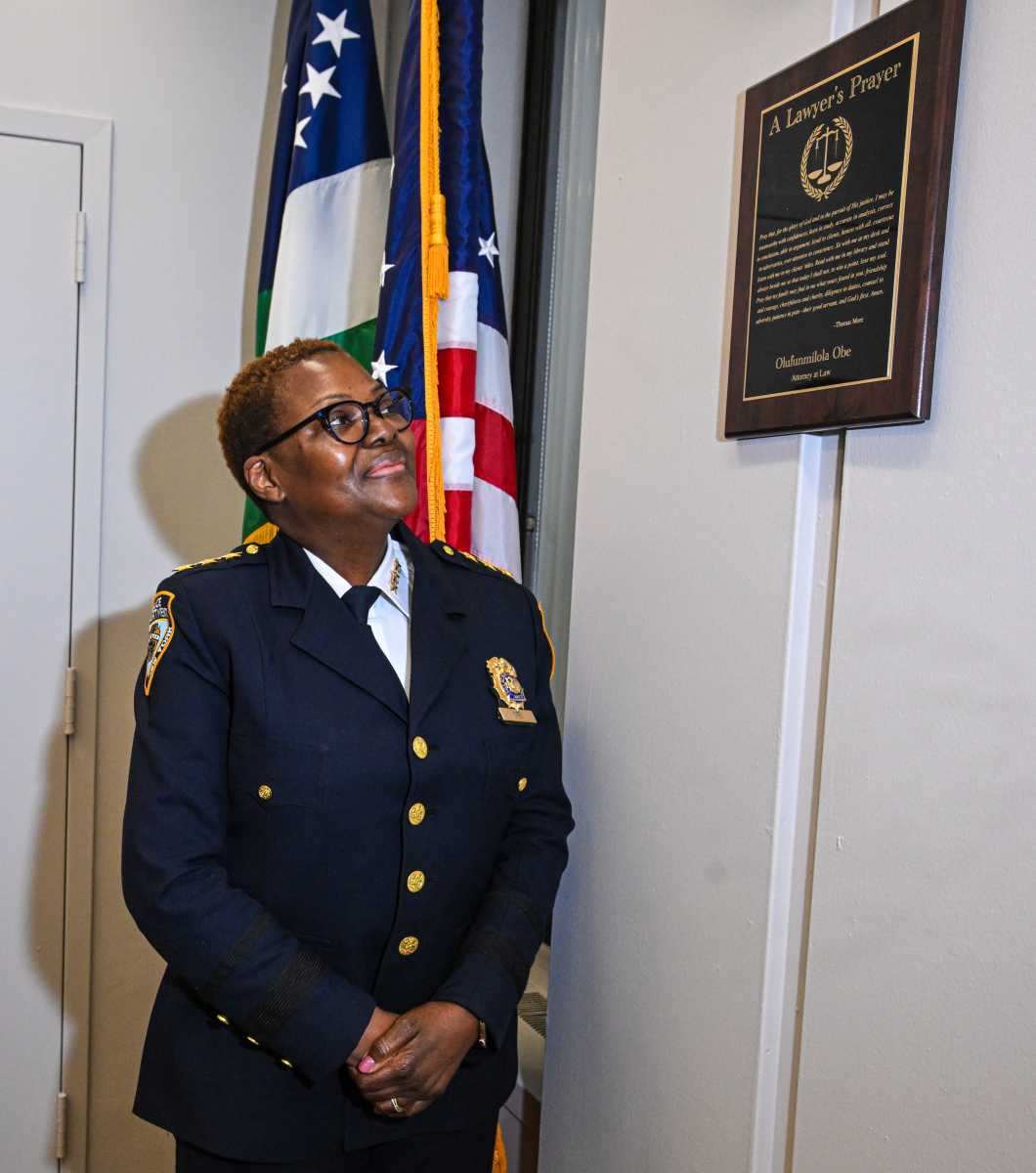 woman in a police uniform