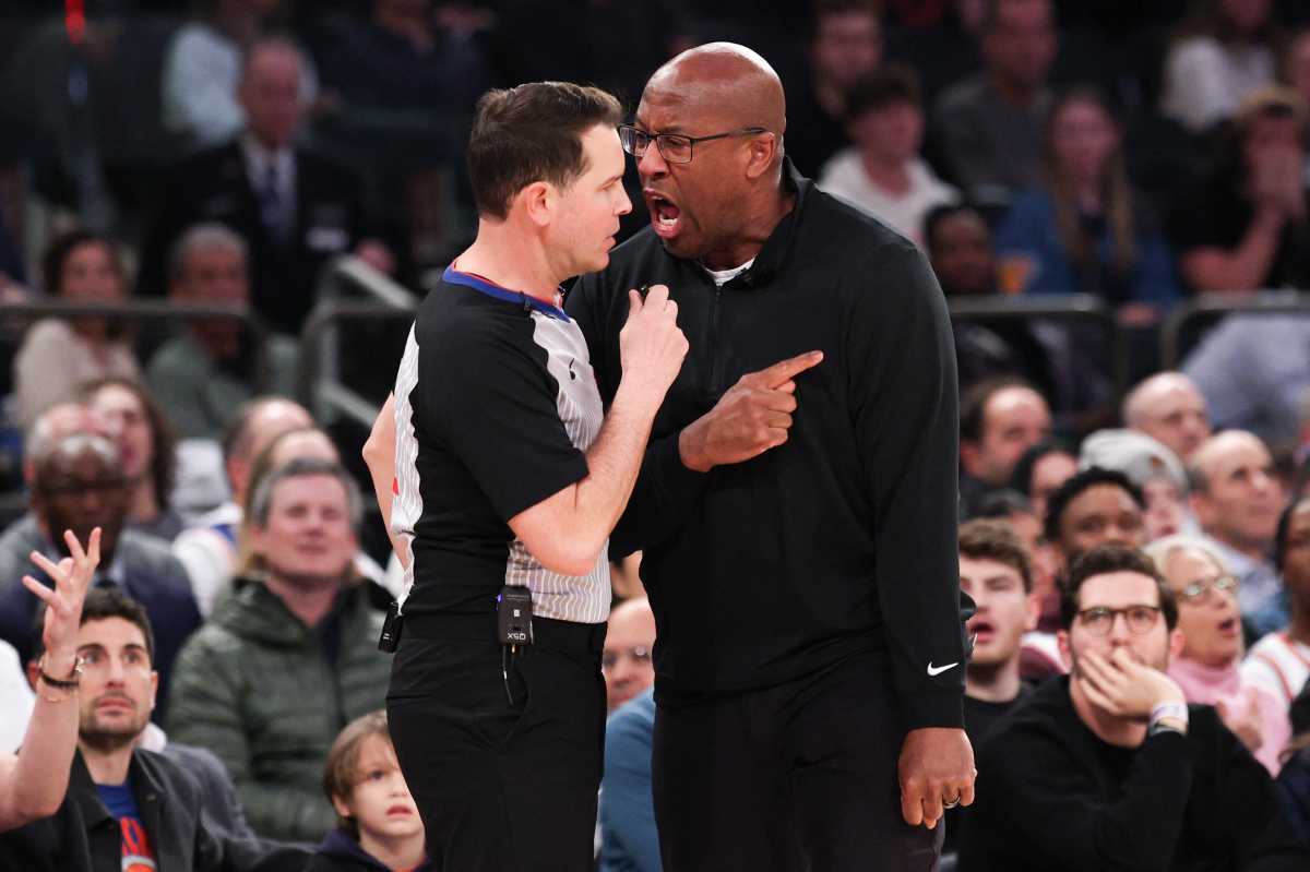 Knicks' Mike Brown on Shai Gilgeous-Alexander no-calls: It didn't sit well with me' | amNewYork