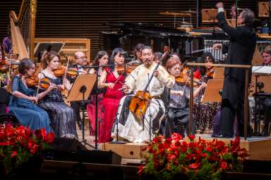 Long Yu conducts the New York Philharmonic celebrating Lunar New Year at David Geffen Hall, 2/25/2026.