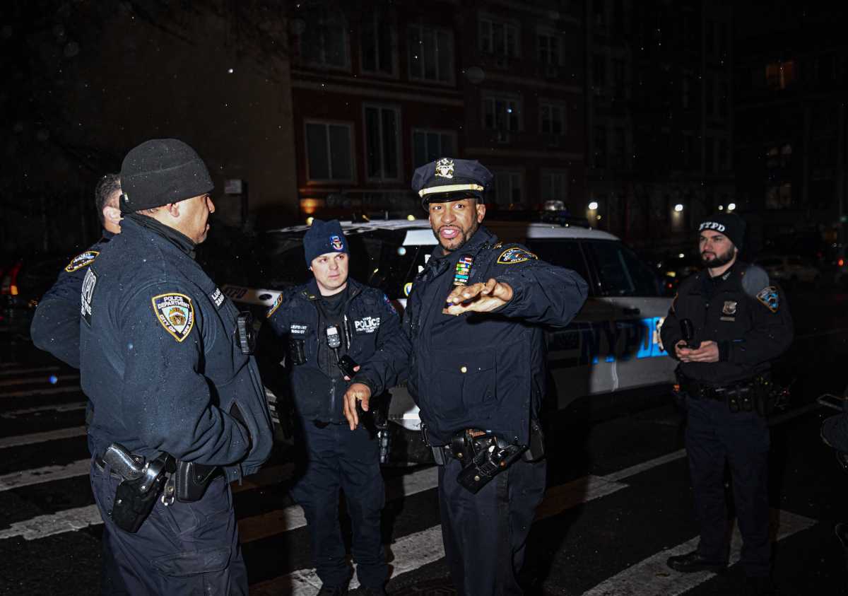 cops in bronx search for stabbing suspect who attacked officer